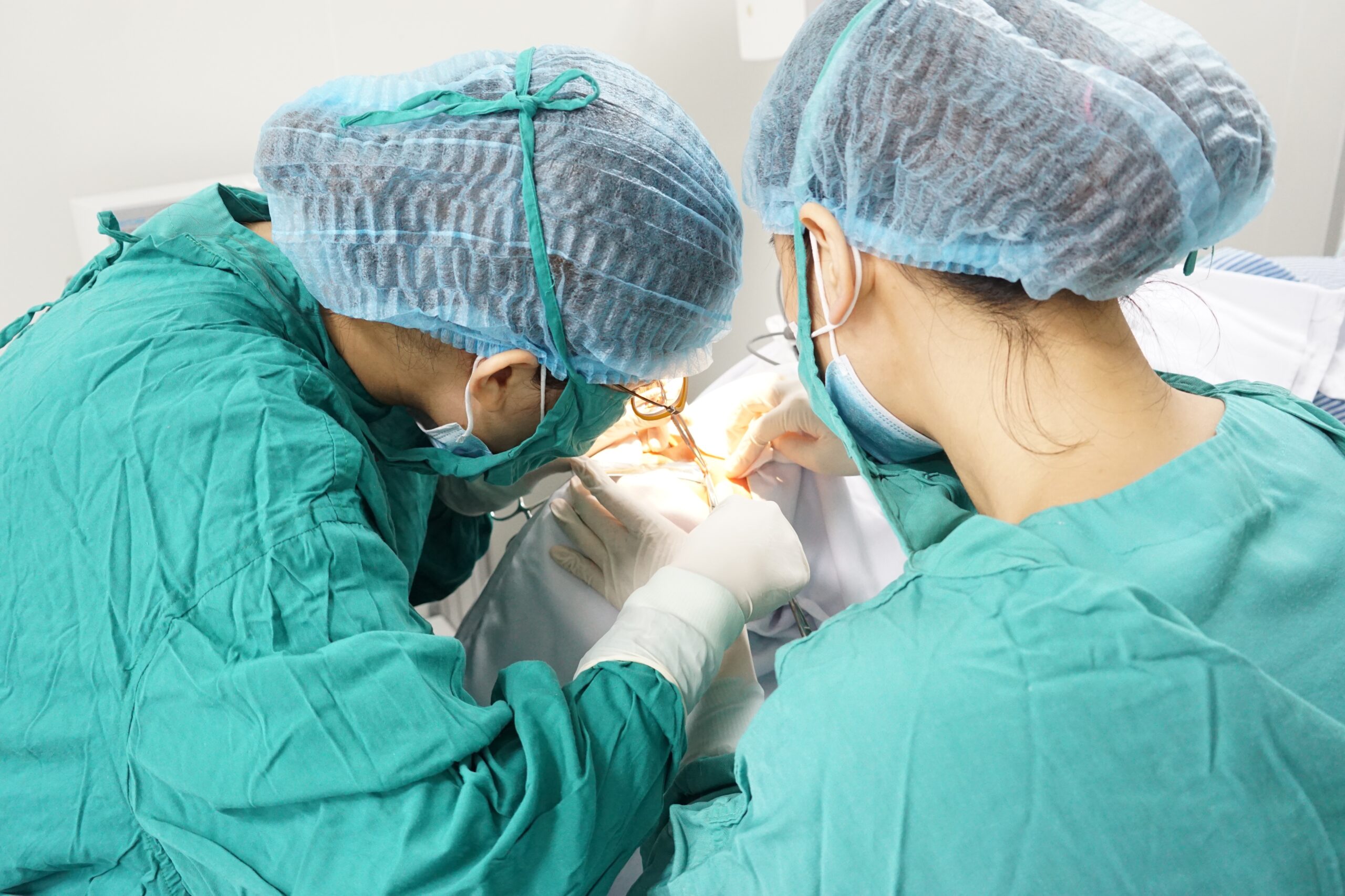 말기 신부전(ESRD) 환자의 섬유아세포성장인자-23(FGF-23) 과발현에 따른 부갑상선 기능 항진증 및 골이영양증 분자 역학