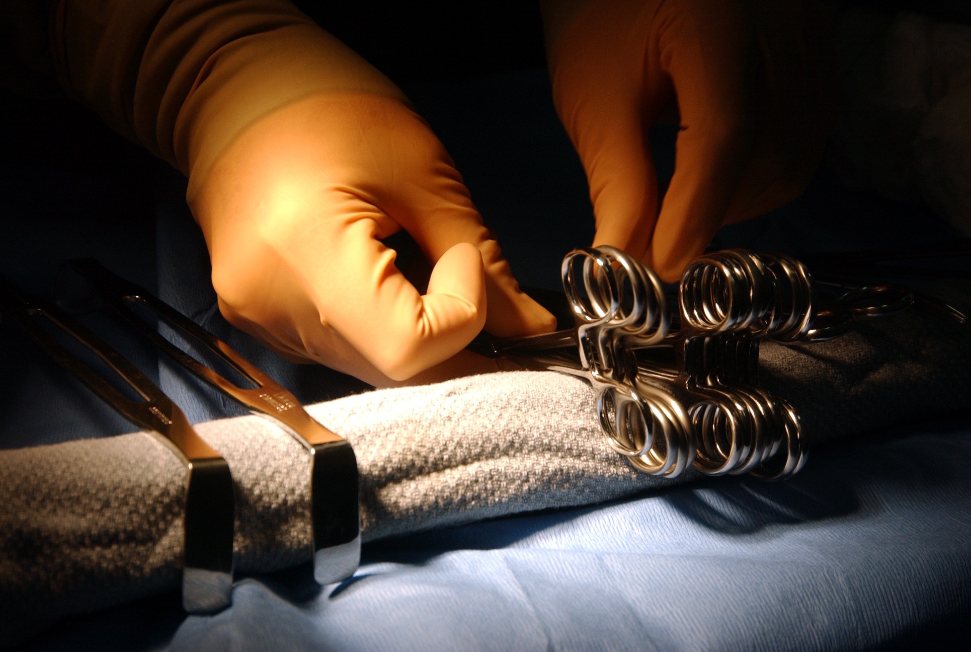 체외막산소화장치(ECMO) 가동 시 전단 응력(Shear Stress)이 유발하는 폰 빌레브란트 인자 절단과 급성 획득성 출혈 장애 기전